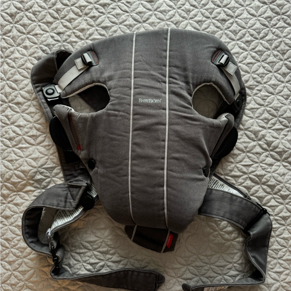 Babyjorn mini carrier